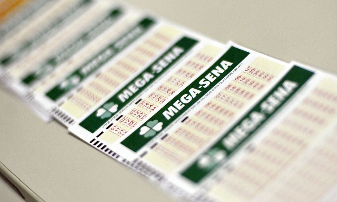 Com Mega acumulada, loteria pode pagar mais de R$ 200 milhões neste sábado; veja como apostar